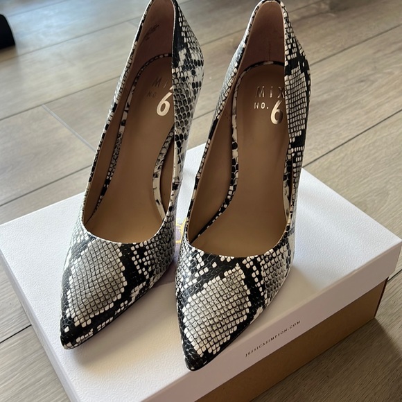 Mix No. 6 Shoes - Mix No. 6 -snake skin pumps size 7.5